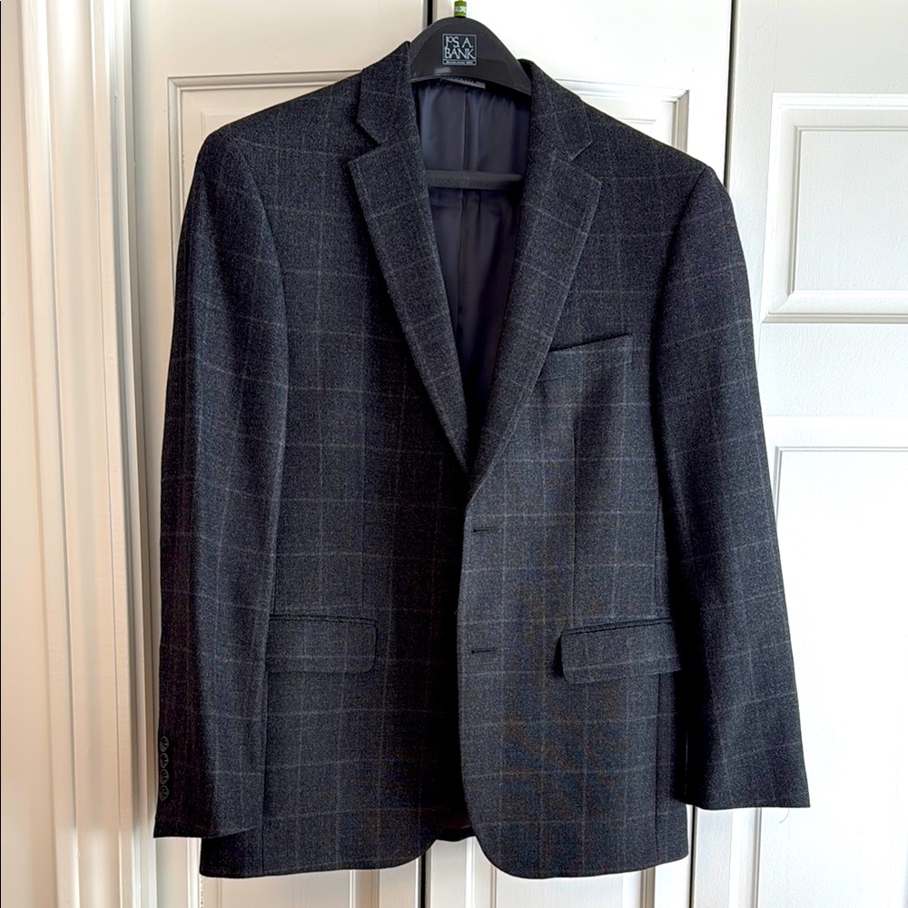 Jos A Bank Men’s Charcoal Gray Wool Sportcoat Size 39R